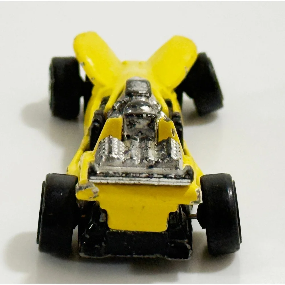 Hot Wheels Diecast Car Kids‎ 1:64 Yellow 1982 Mattel Vintage Racer